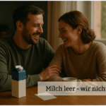 Ein lachendes Paar sitzt am Frühstückstisch, eine leere Milchpackung steht davor – Symbol für Humor, Liebe und Zusammenhalt.